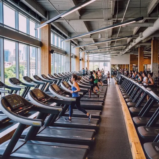 Wide Road — Unser Fitnessstudio entdecken 3